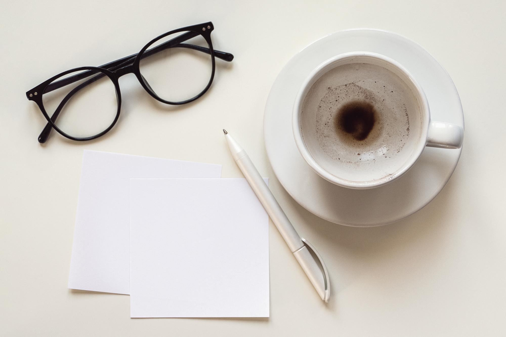 Kaffee und Markierungen im Dokument